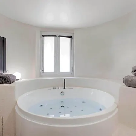 Deauville - 3min * בלונוויל-סור-מר